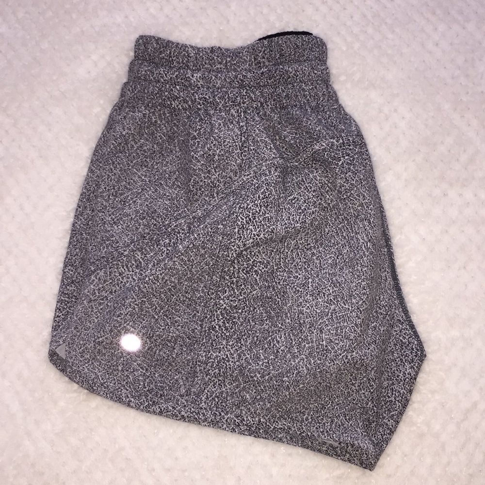 lululemon tracker short 4”